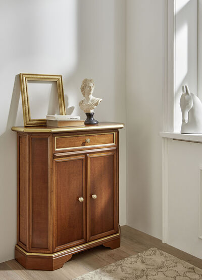 Teilmassive Kommoden in Nussbaum 