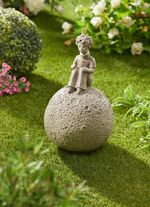 Der Kleine Prinz auf Mondkugel 