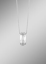 Klassischer Anhänger mit synth. Zirkonia 