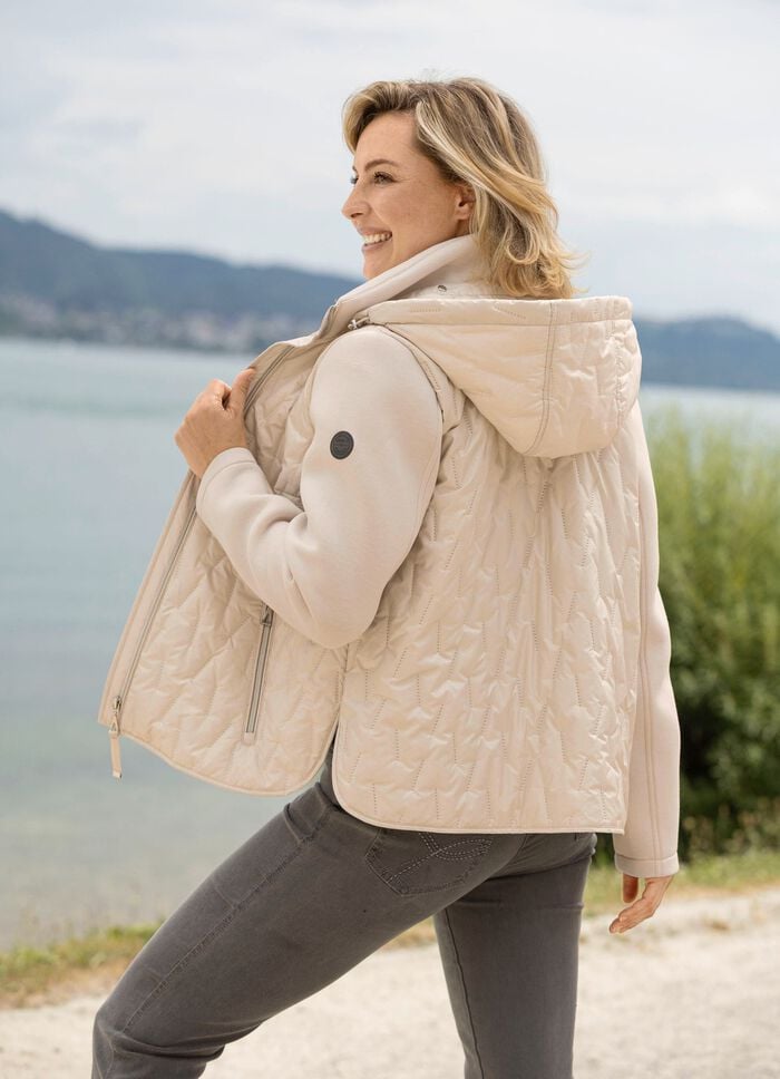 Jacke mit trendgenauem Laserstepp 