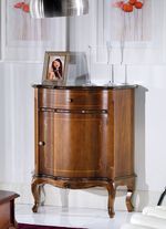 Kommode mit Intarsien-Arbeiten an den Fronten 