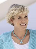 Eleganz in drei Reihen: Die perfekte Halskette f&uuml;r jeden Anlass 