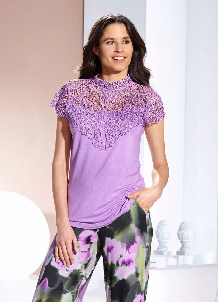 Shirt mit aufwendiger Spitzenverarbeitung in 2 Farben 