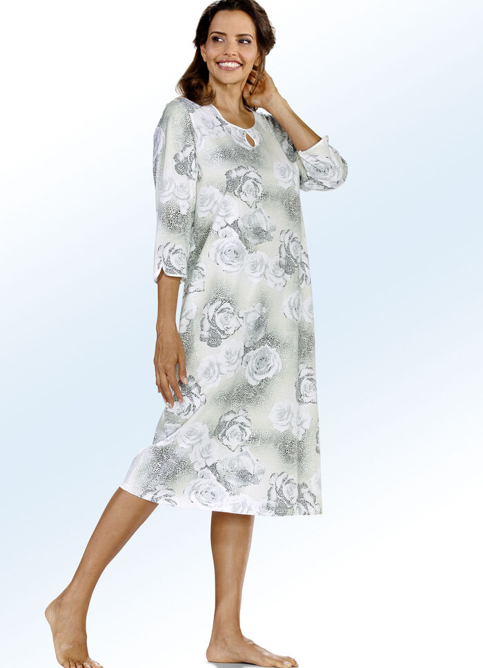 Nachthemd mit Rosendruck und Tropfenausschnitt 