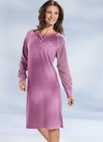 Nachthemd aus Frottierstretch, Langarm mit Knopfleiste und Bündchen 