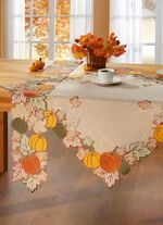 Tisch- und Raumdekoration mit Glanzgarn 