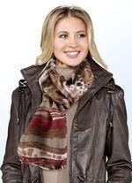 Schal mit Streifen und Raubtierfell-Dessin 