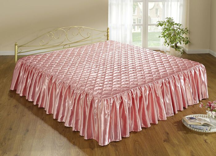 Edel gl&auml;nzende Tagesdecke und Kissenbez&uuml;ge mit Steppung in Muscheloptik ROSA
