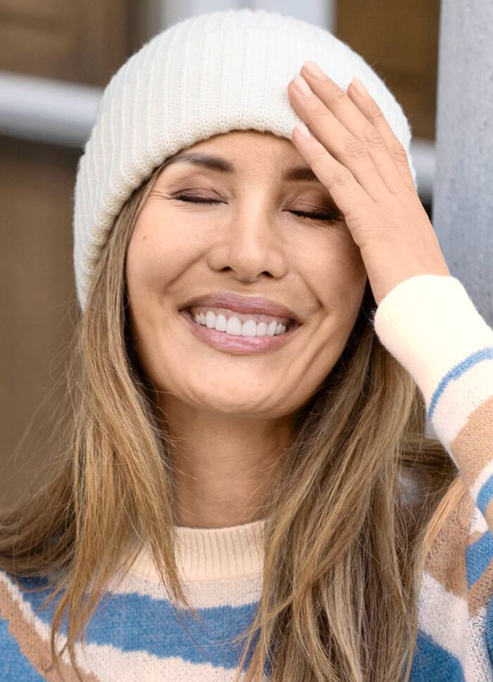 Modische Damen-M&uuml;tze, mit Umschlag 