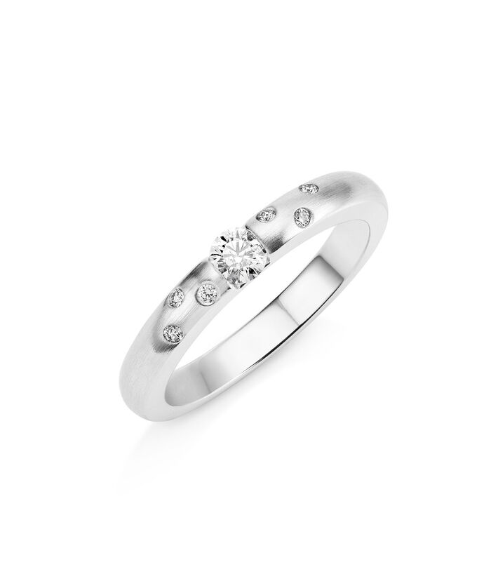 Damenring aus Platin mit Brillanten 