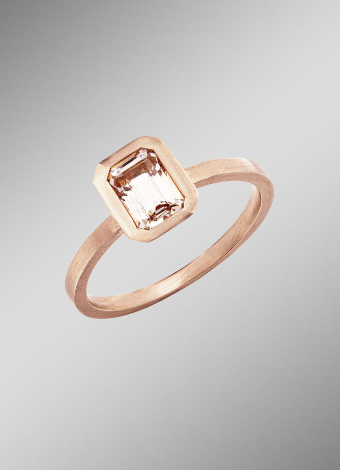 Mattierter Damenring mit echt Morganit 
