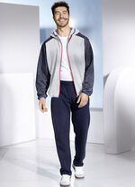 Freizeitanzug mit Kapuze 