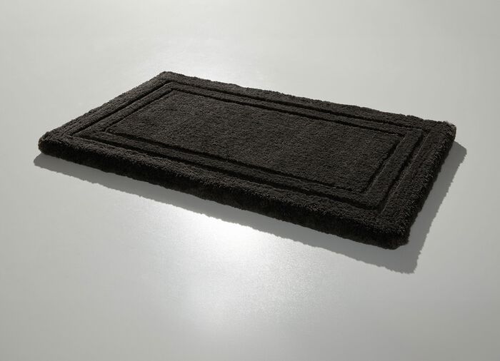 Badgarnitur mit rutschhemmender R&uuml;ckseite 