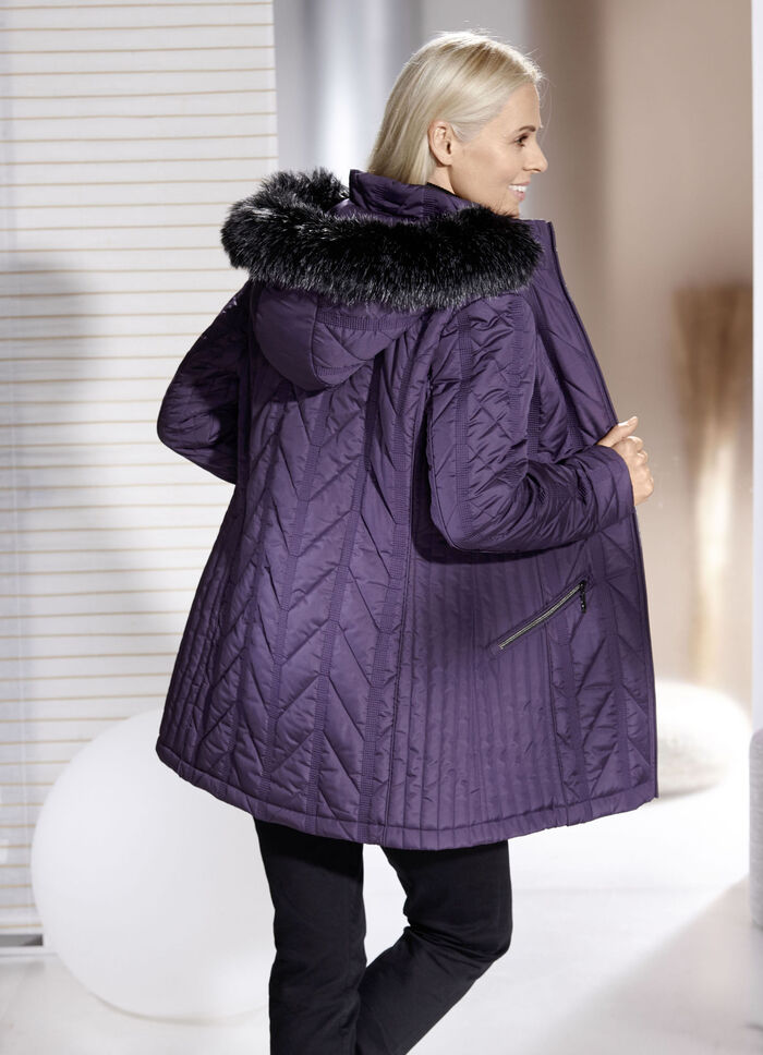 Jacke mit Längssteppung seitlich 