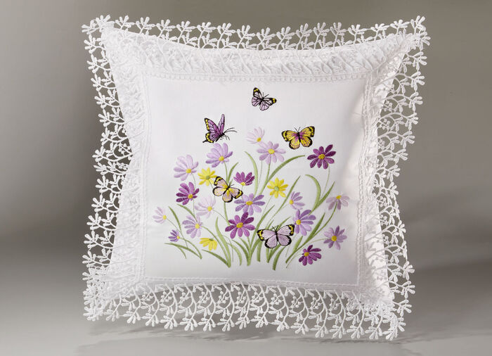 Tisch- und Raumdekoration mit Spitzenborte 