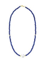 Halskette mit Perlenschimmer und Edelsteinglanz 