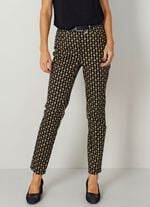 Hose in Minimal-Dessinierung 