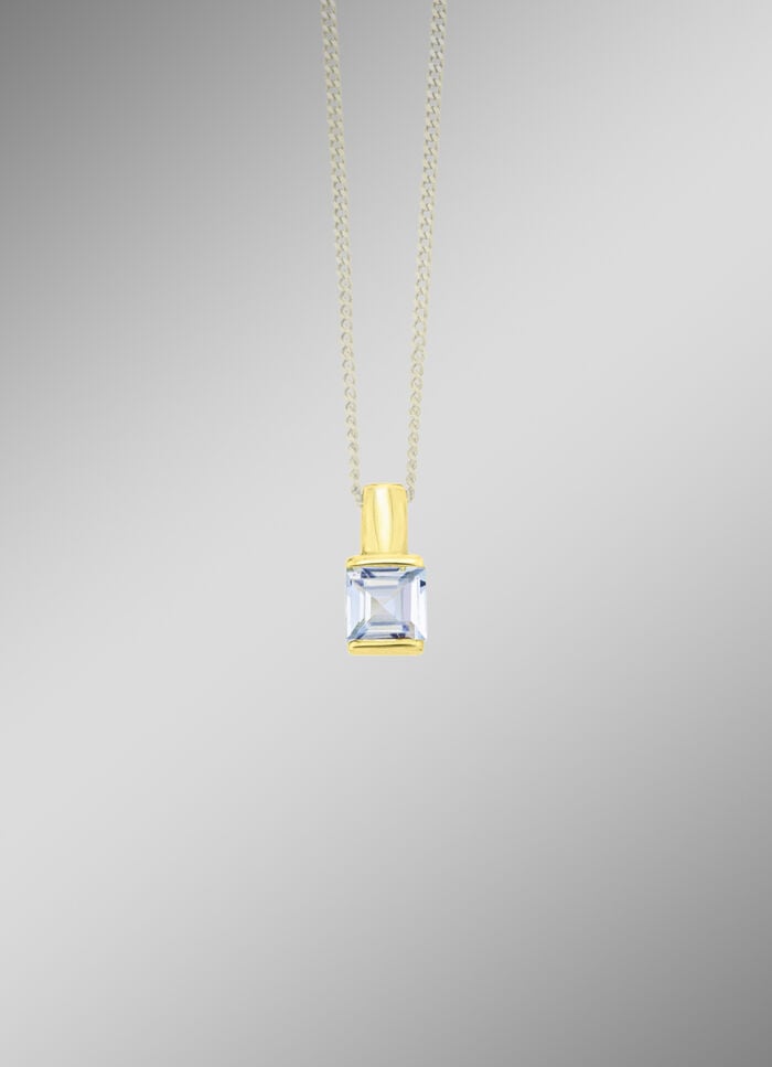 Einzigartiger Anhänger mit Blautopas 