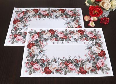 Aussdrucksstarke Tischdecke mit bezauberndem Rosen-Dessin 