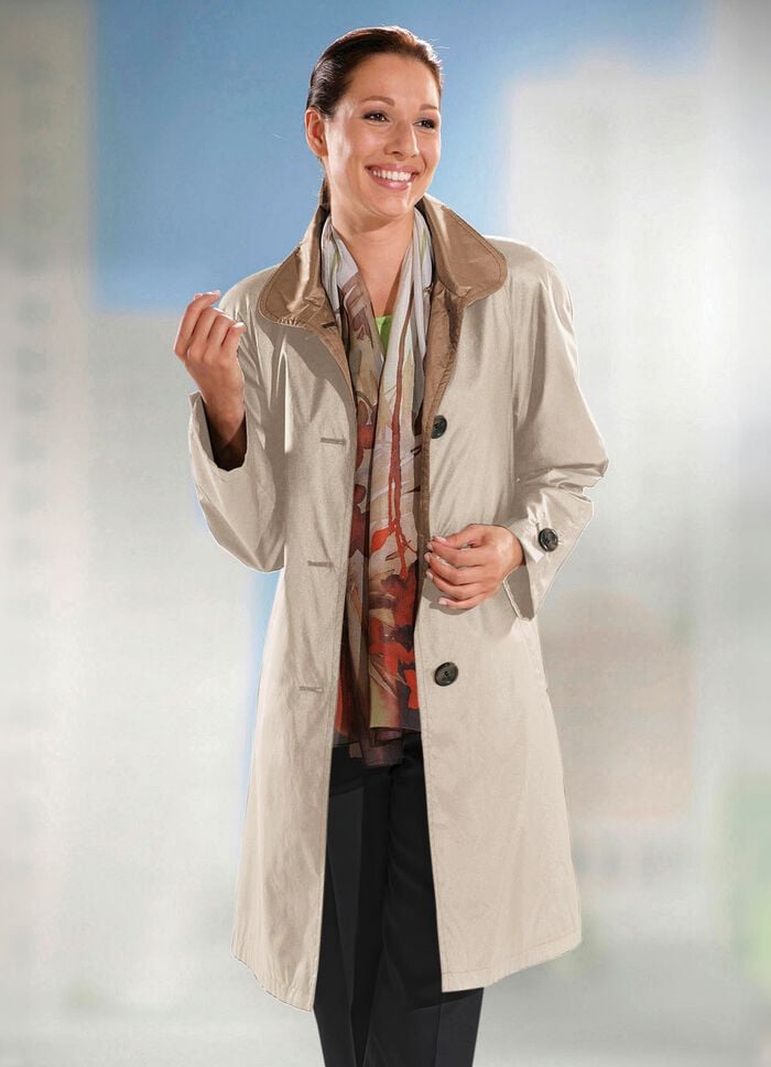 Kurzmantel in ausgestellter Form 