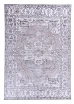 Klassischer Teppich mit schönen Ornamenten 