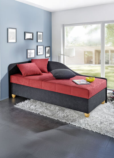 Komfort-Studioliege auf massiven Holzfüßen 