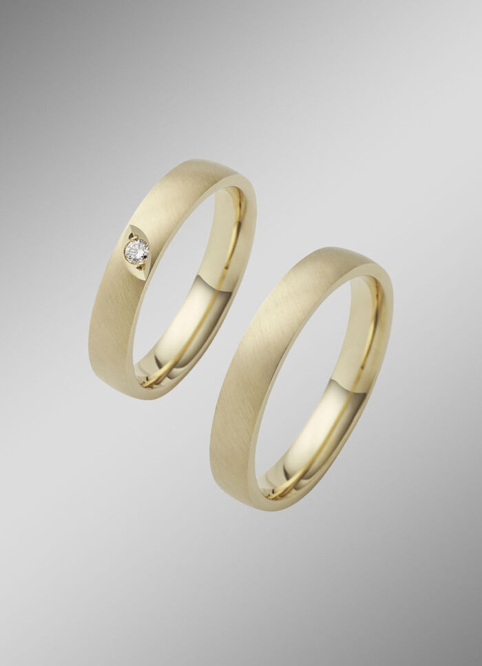 Satinierter Trauring aus Gold 