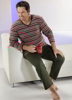 Schlafanzug mit V-Ausschnitt und Ringeldessin 