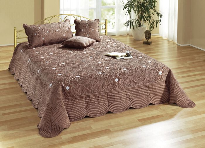 Satin Kissenbez&uuml;ge und Tagesdecken mit Stickerei 