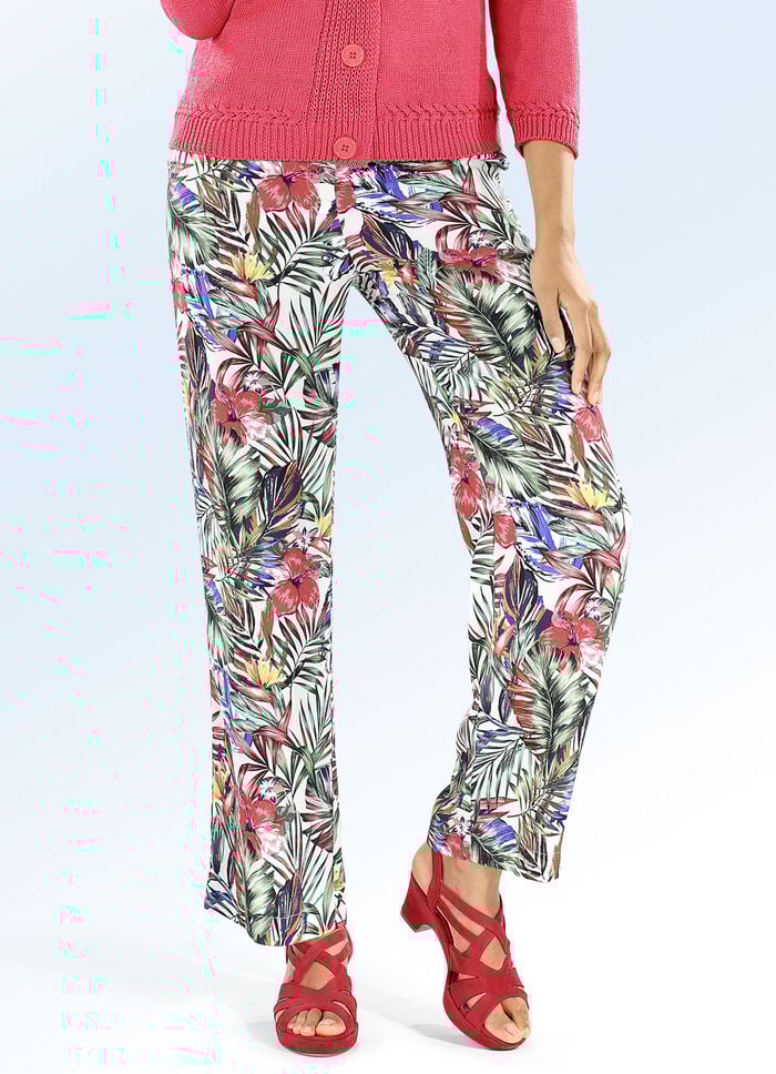 Hose in bequemer Weite 