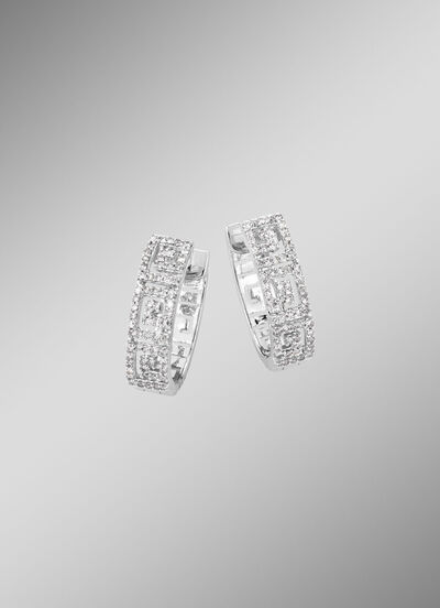 Strahlende Creolen mit Diamanten 