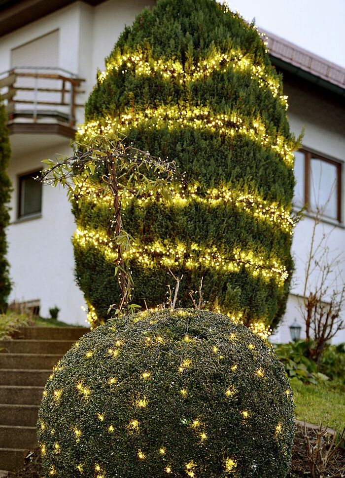 Cluster-LED-Lichterkette mit digitalem Outdoor-Trafo 