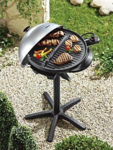 Selbstgemachte Bowle und lecker grillen