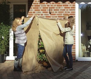 Winterschutz-Thermo-Mantel - Herbst Winterdeko für den Garten