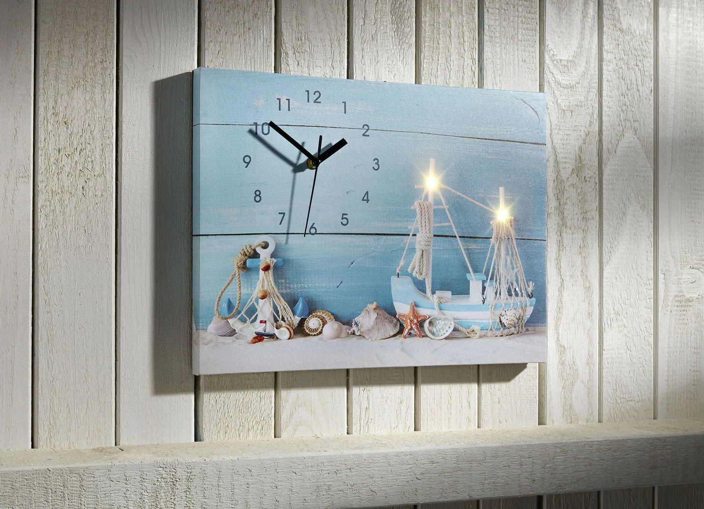 Maritime Wanduhr mit LED-Beleuchtung