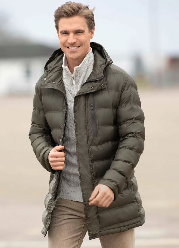 Steppjacke mit angeschnittener Kapuze