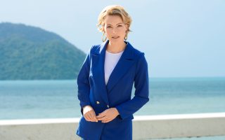 Hosenanzug mit kleinem Schlitz am Beinabschluss