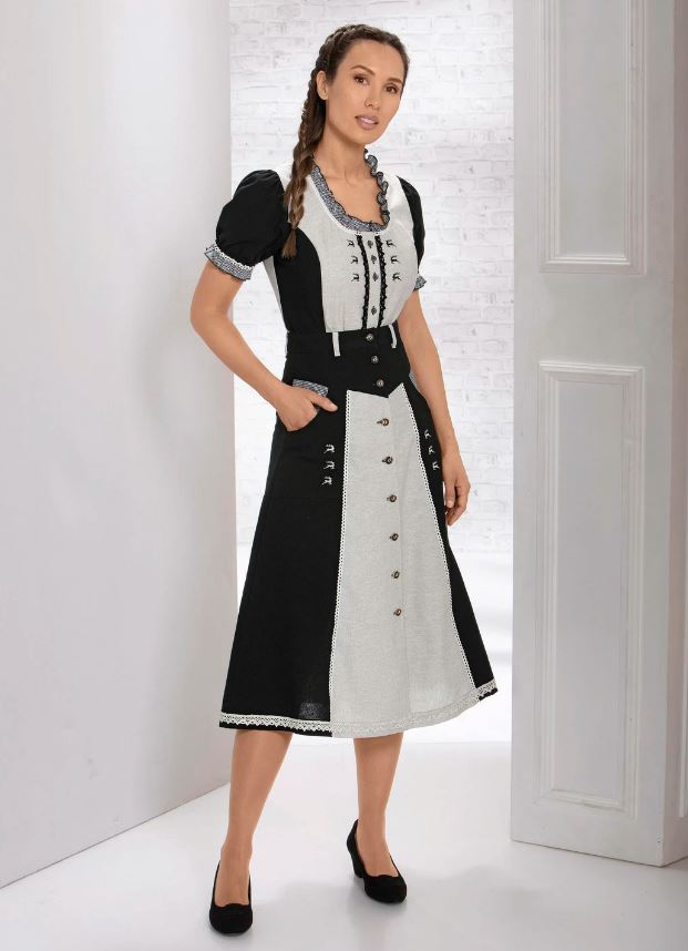 Bluse mit feiner Bortenzier